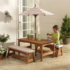 Table Avec Bancs Et Parasol